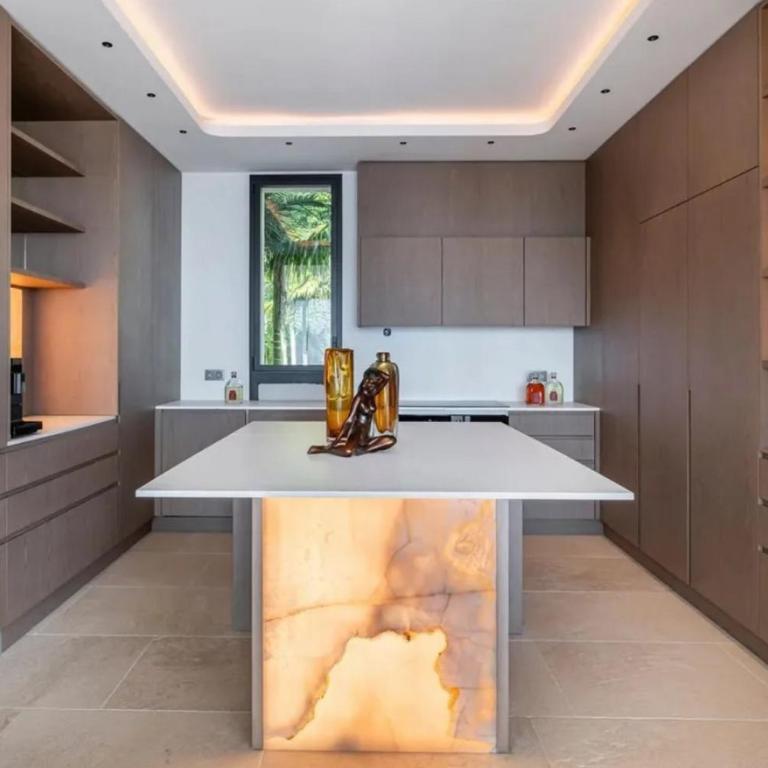 AntibesLuxuriousResidence - Villa avec Piscine Privée - 13