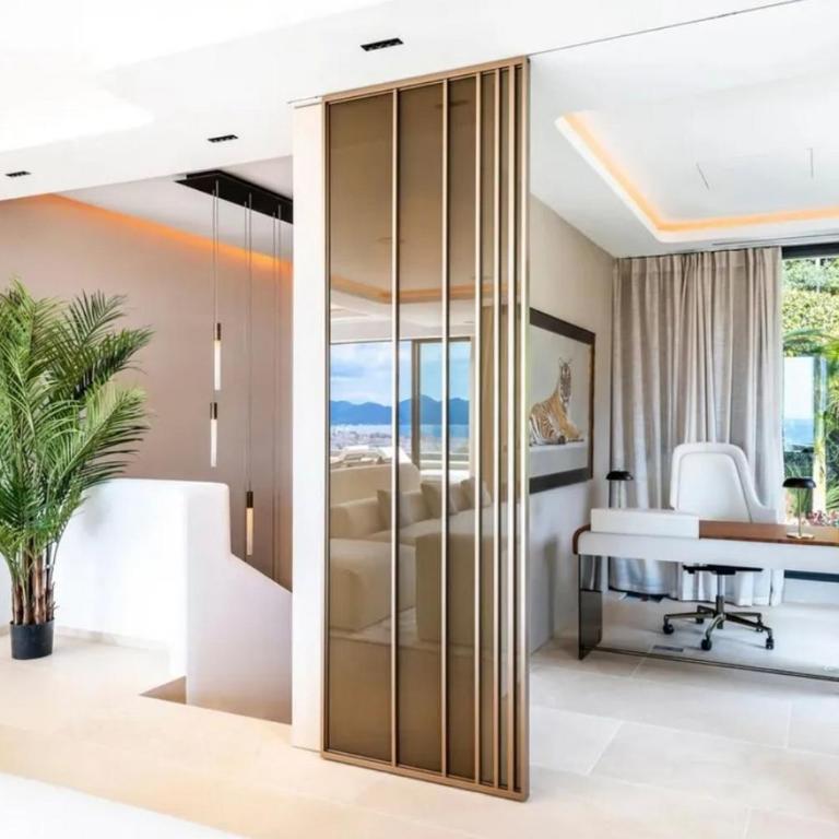 AntibesLuxuriousResidence - Villa avec Piscine Privée - 33