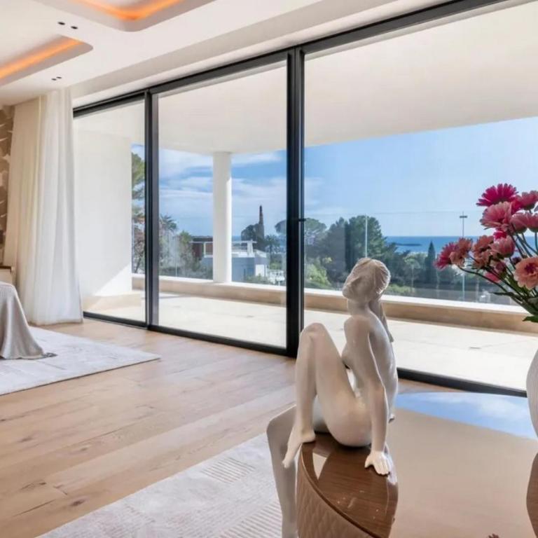 AntibesLuxuriousResidence - Villa avec Piscine Privée - 35