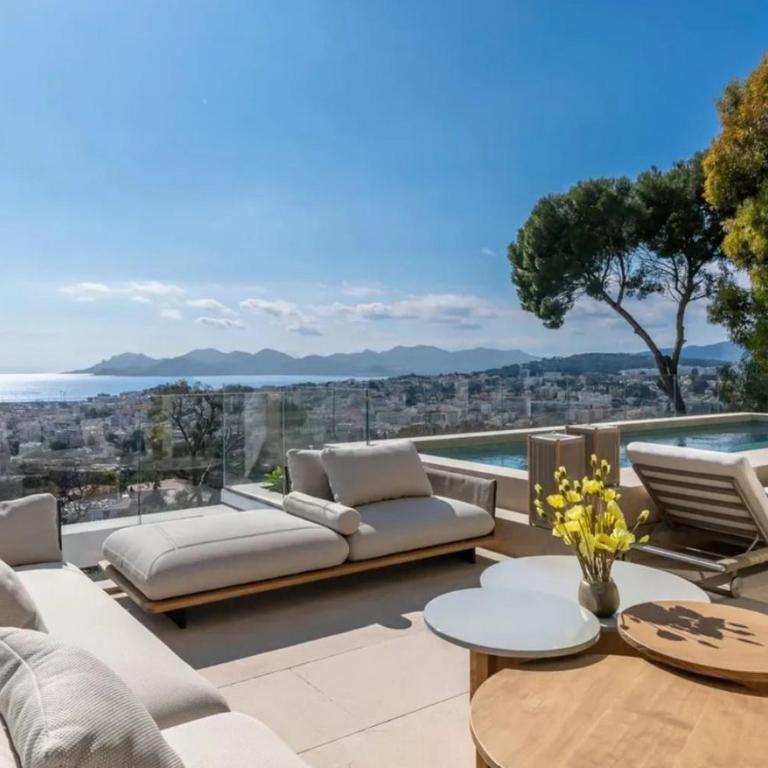 AntibesLuxuriousResidence - Villa avec Piscine Privée - 37