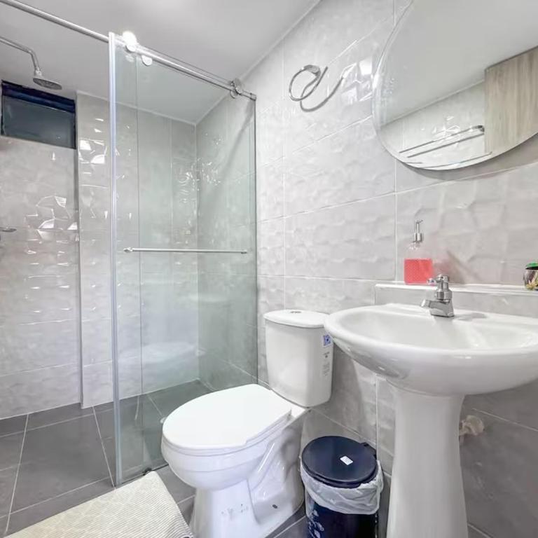 Apto Moderno 2 Hab con AC y Excelente Ubicación - Two-Bedroom Apartment - 14