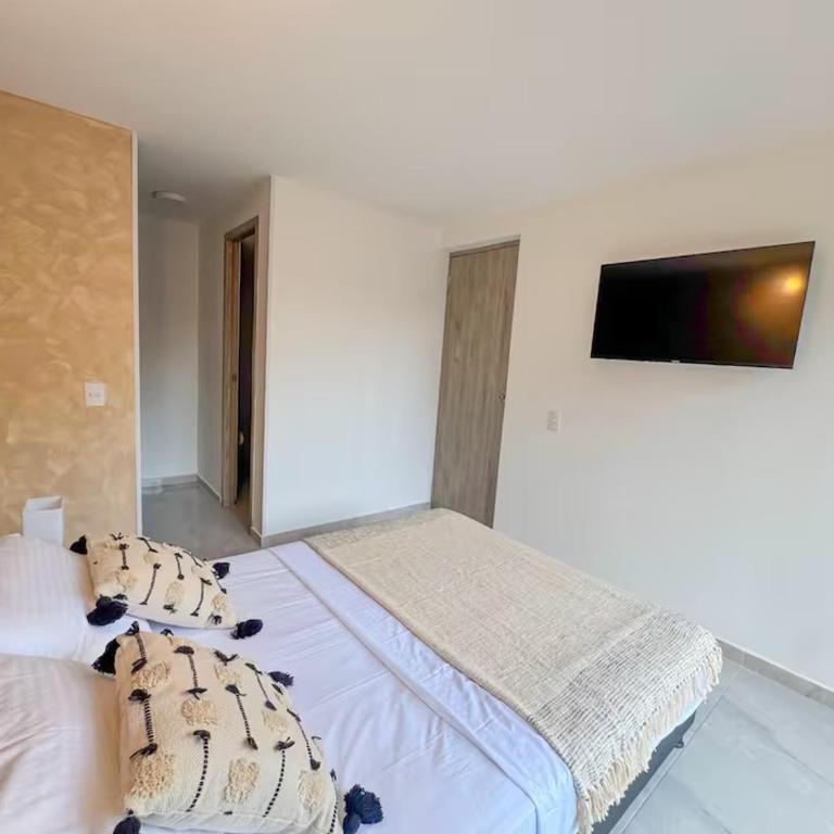Apto Moderno 2 Hab con AC y Excelente Ubicación - Two-Bedroom Apartment - 12