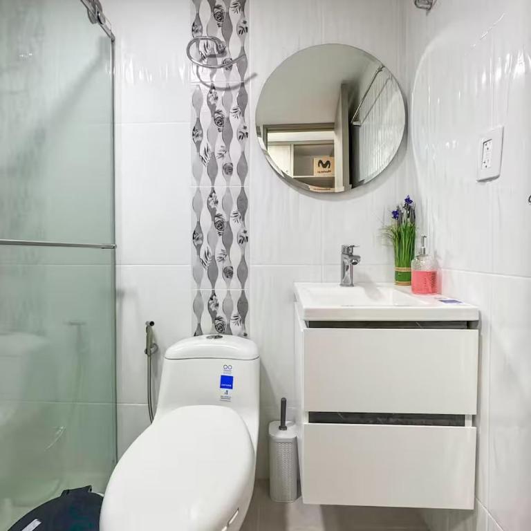 Apto Moderno 2 Hab con AC y Excelente Ubicación - Two-Bedroom Apartment - 17