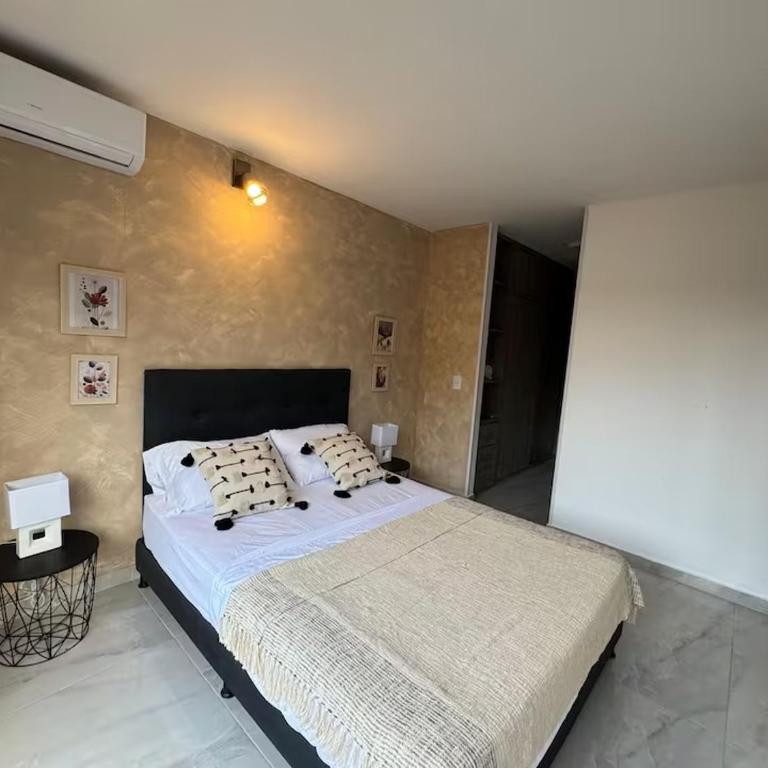 Apto Moderno 2 Hab con AC y Excelente Ubicación - Two-Bedroom Apartment - 10