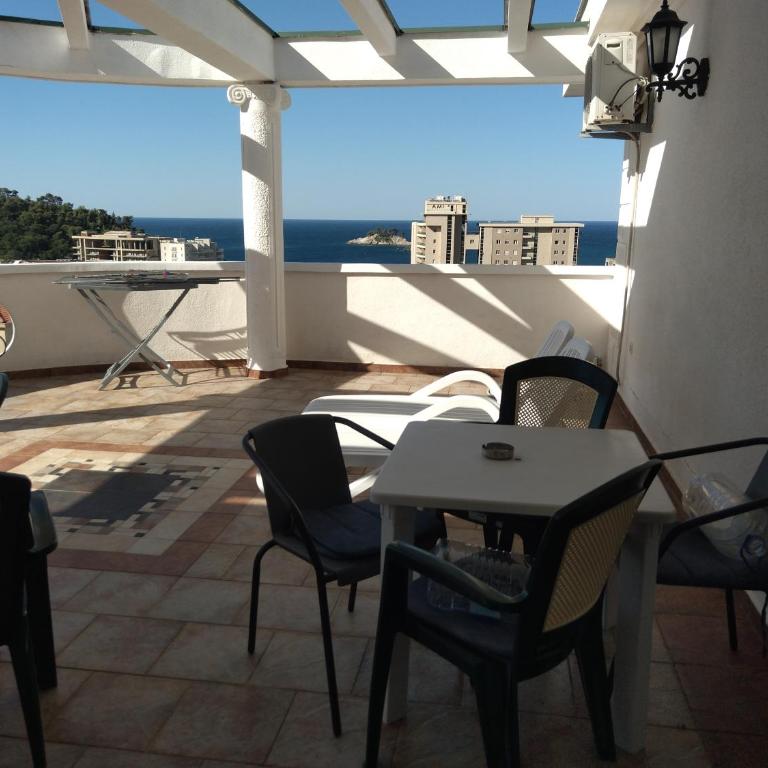 Villa Petrovac Guesthouse Rooms - Deluks Dvokrevetna Soba sa Zasebnim Krevetima - 6