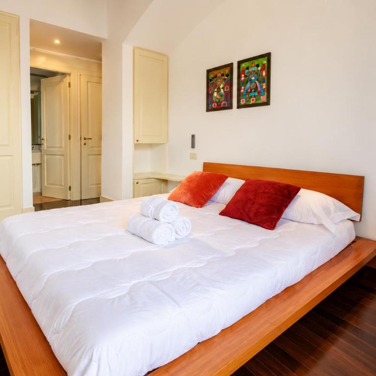 Santa Croce Suite View Apartment - Two-Bedroom Apartment with Balcony - 6