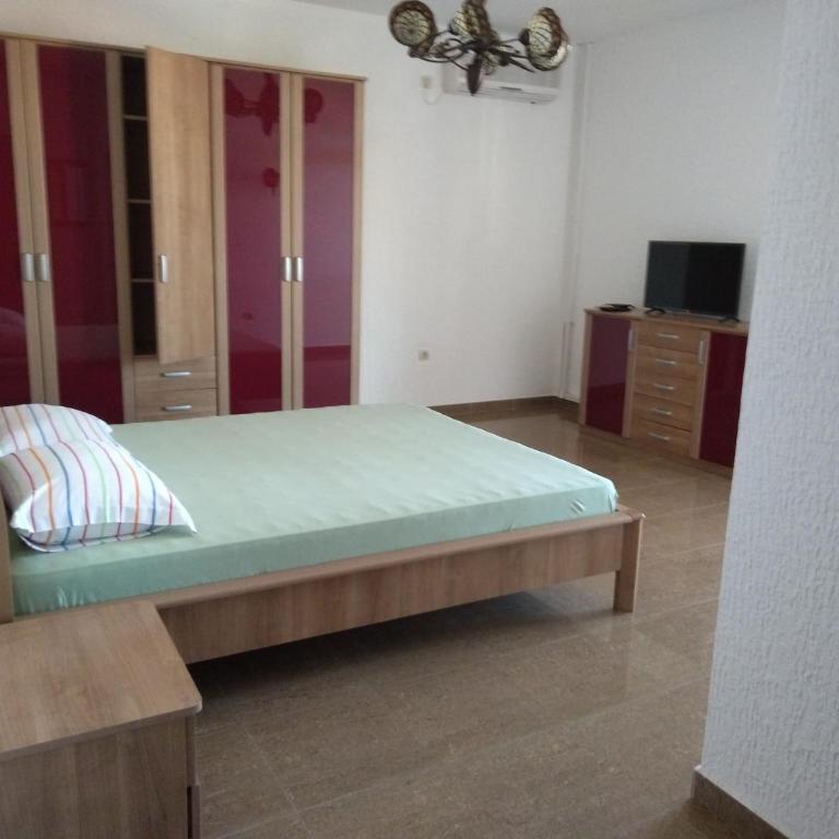 Villa Petrovac Guesthouse Rooms - Deluks Trokrevetna Soba sa Pogledom na More - 36