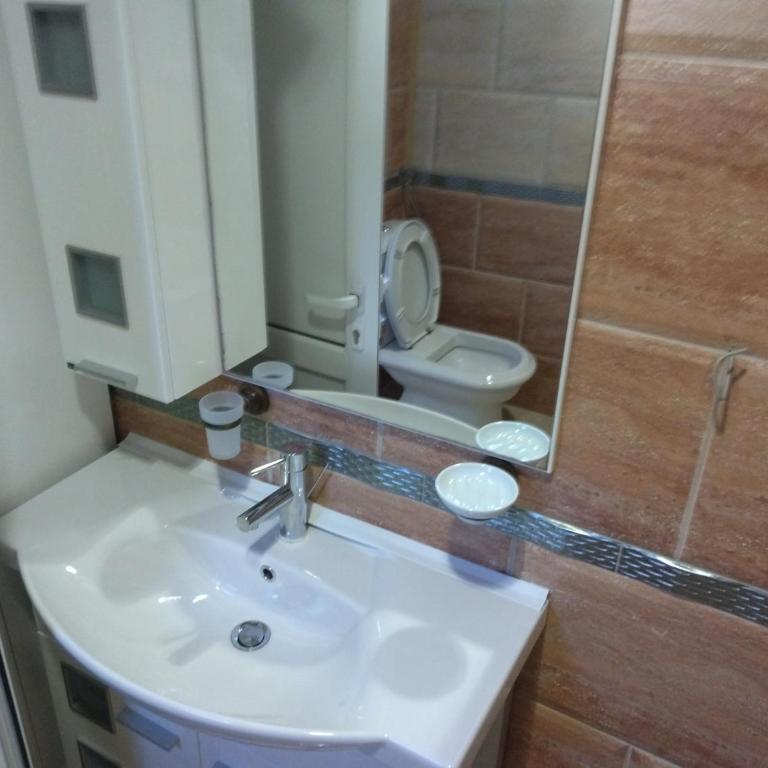 Villa Petrovac Guesthouse Rooms - Deluks Trokrevetna Soba sa Pogledom na More - 30