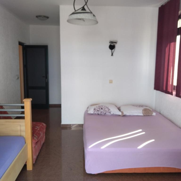 Villa Petrovac Guesthouse Rooms - Standardna Trokrevetna Soba - 24