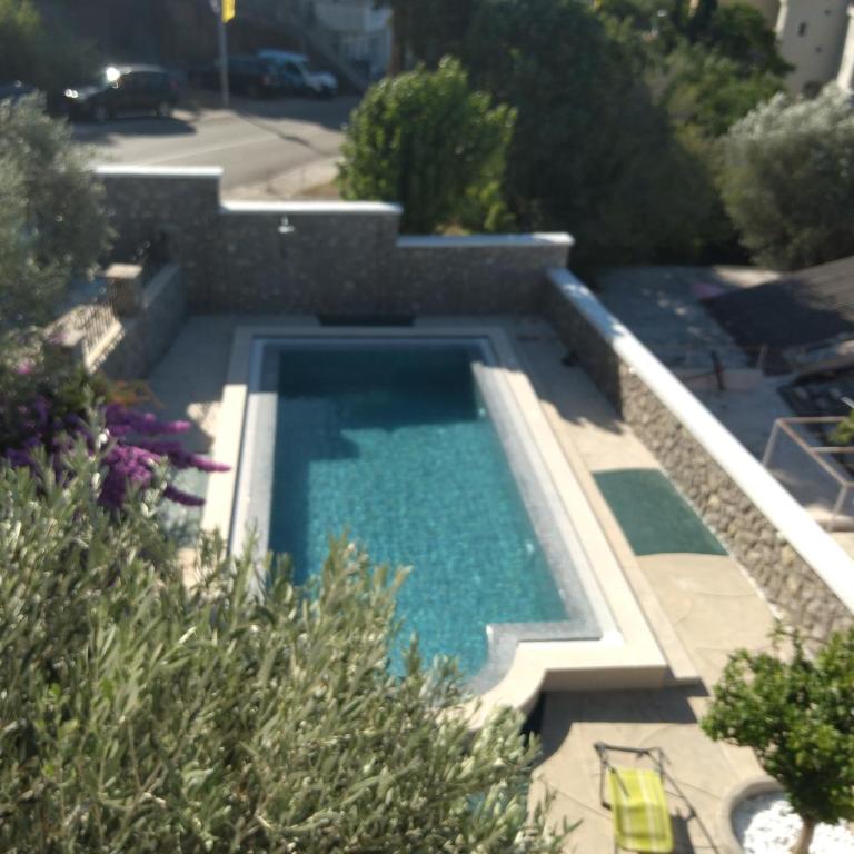 Villa Petrovac Guesthouse Rooms - Deluks Dvokrevetna Soba sa Zasebnim Krevetima - 27