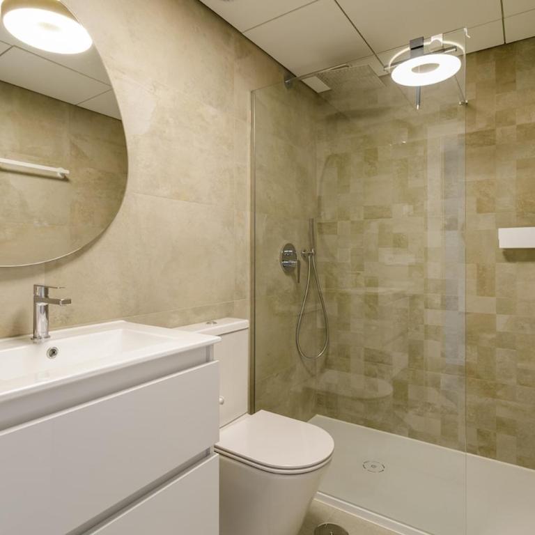 15 min airport, Pool, Garage, Sea view, AC - Apartamento de 2 dormitorios - 14