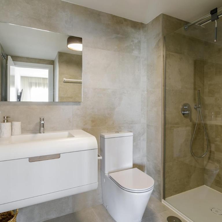 15 min airport, Pool, Garage, Sea view, AC - Apartamento de 2 dormitorios - 22