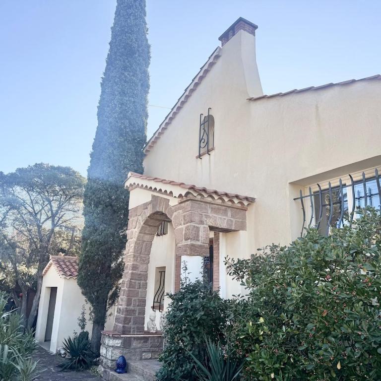 Villa 10 mn on foot from beaches, TGV station and city center with swimming pool - Villa - 19