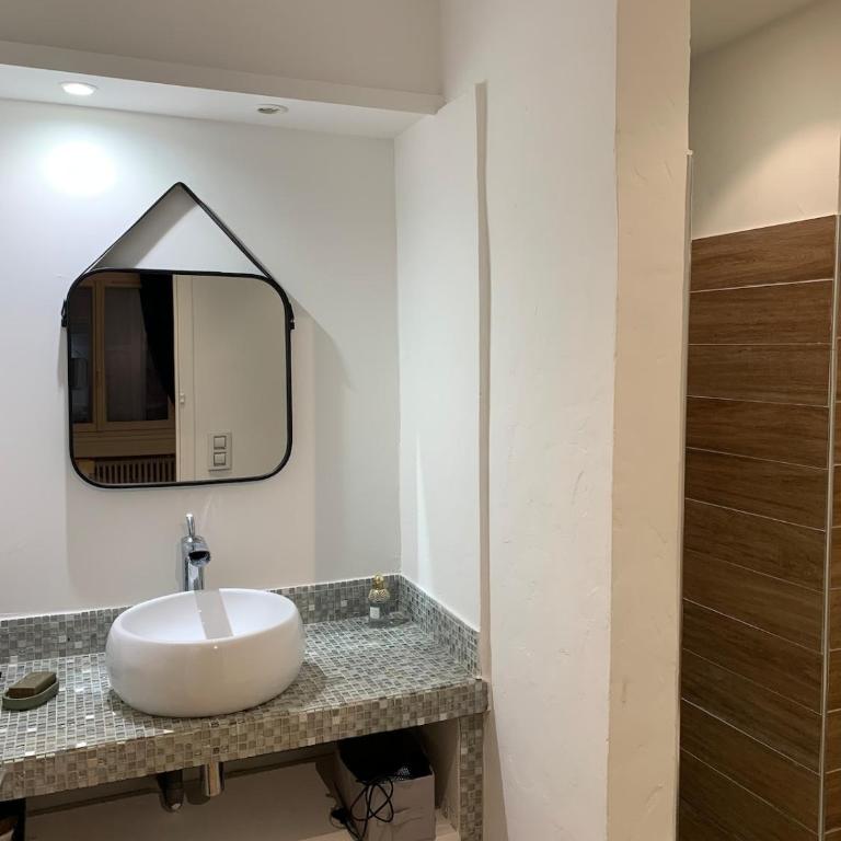 Villa 10 mn on foot from beaches, TGV station and city center with swimming pool - Villa - 22