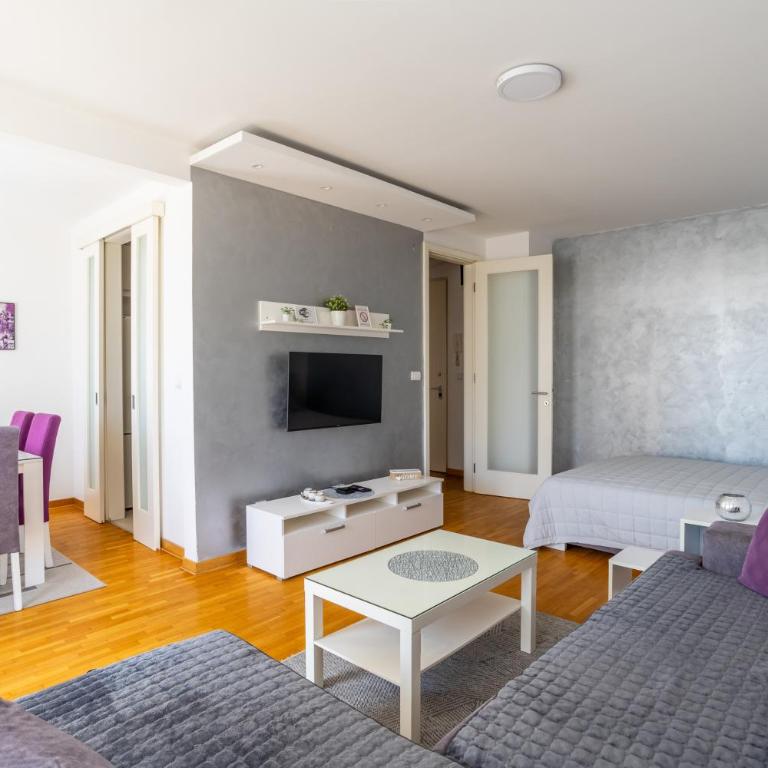 Delta Residence Belville - Appartement avec Balcon - 1