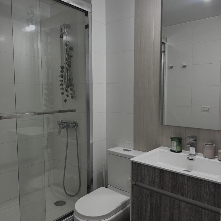 Modern apartment steps from the beach - Apartamento de 2 dormitorios - 26