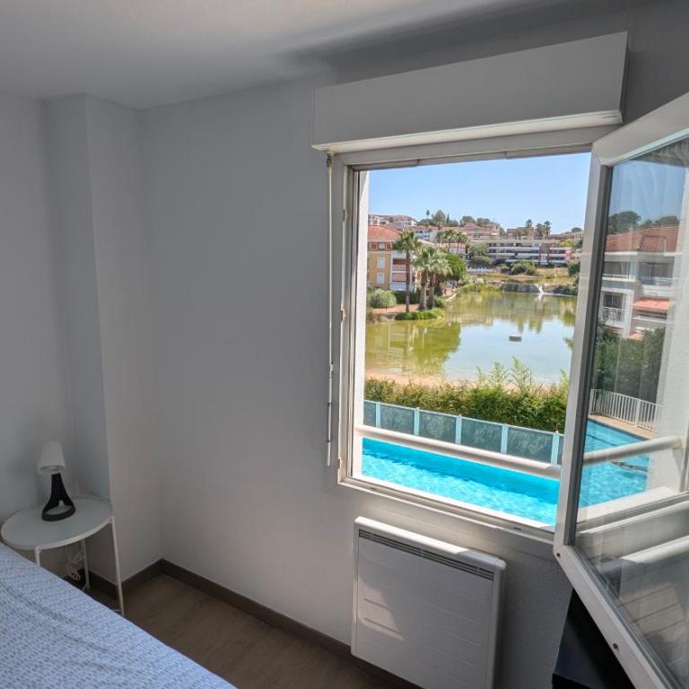 Agréable appartement - vue lac et piscine - Appartement Familial 2 Chambres - 3