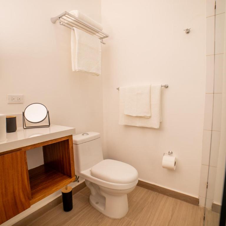 Modern Studio 3 blocks away from the marina King bed and pool - Apartamento de 1 dormitorio - 5