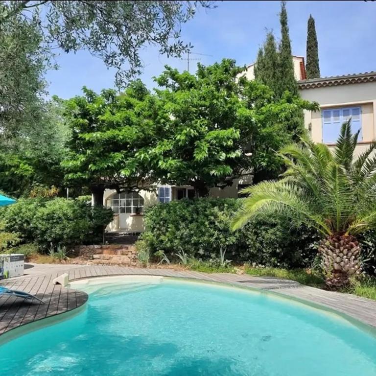 Villa 10 mn on foot from beaches, TGV station and city center with swimming pool - Villa - 2