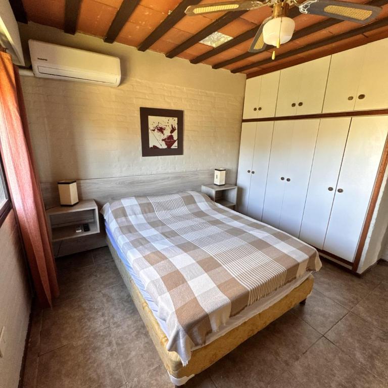 Casas alquiler barrio Los angeles - Two-Bedroom House - 12