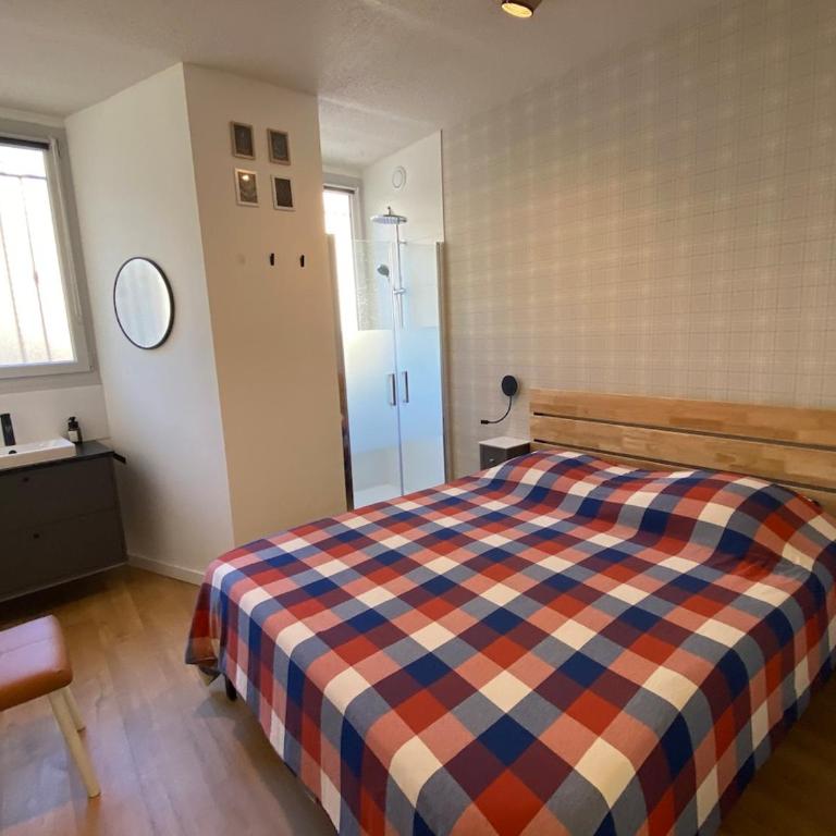 MAISON GERMÈS - CHEZ HARRY - Parking à proximité - Appartement 3 Chambres - 83