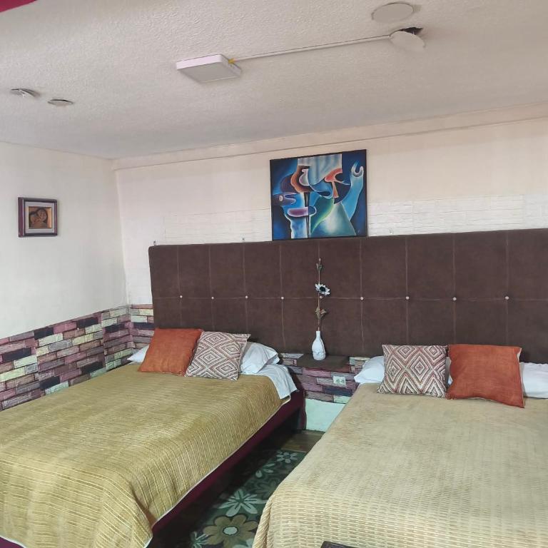 DEPARTAMENTO FAMILIAR PARA 1 a 8 PERSONAS, INDEPENDIENTE , EN AMBATO - Habitación Individual Amplia - 1
