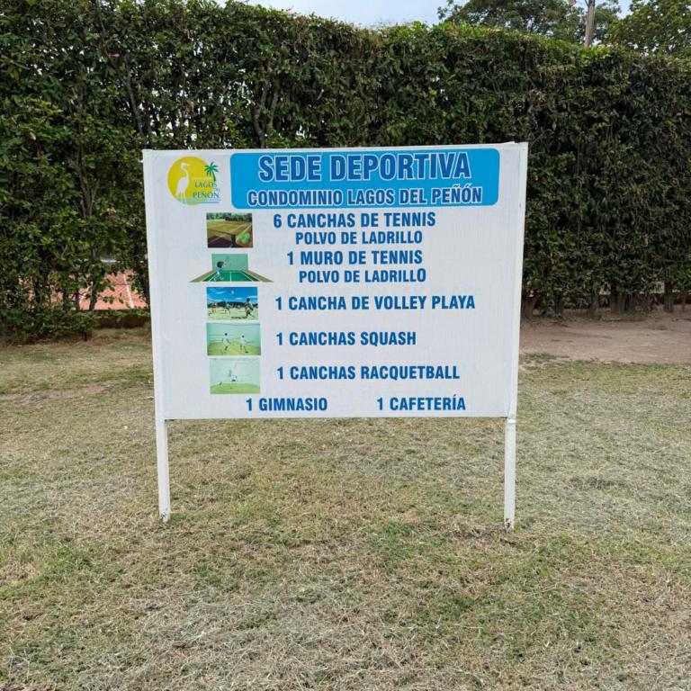 Casa campestre condominio Lagos del peñón - Casa de 5 dormitorios - 38