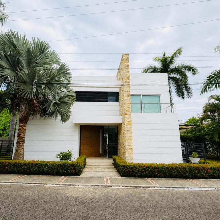 Casa campestre condominio Lagos del peñón - Casa de 5 dormitorios - 1