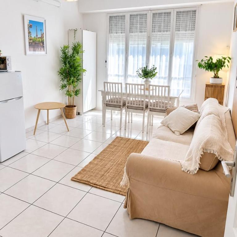 2 Bedroom, private bath plus Near Beach - Chambre Familiale avec Salle de Bains Privative - 17