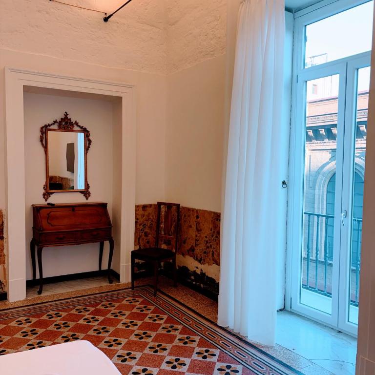 Domus Broggia Napoli - Camera Quadrupla con Bagno Privato - 3