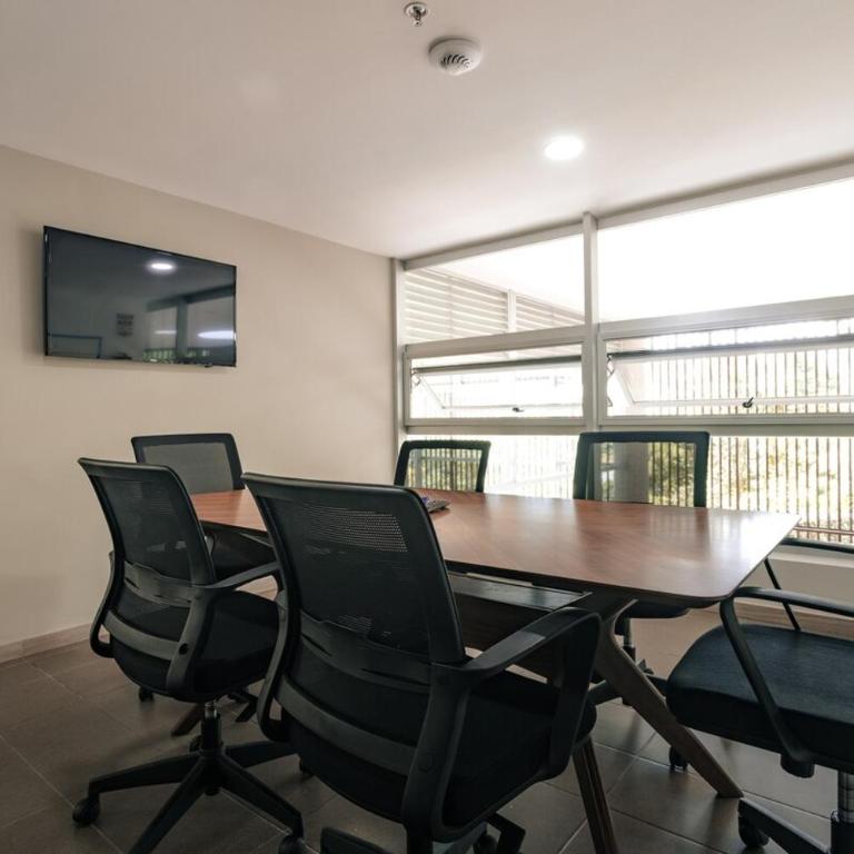 16th Floor Luxury Suite with Private Jacuzzi & Mountain View - Two-Bedroom Apartment - 55