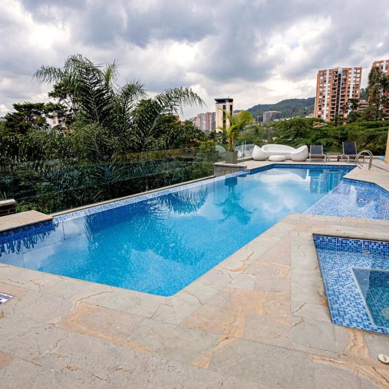 16th Floor Luxury Suite with Private Jacuzzi & Mountain View - Two-Bedroom Apartment - 49