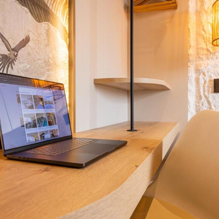 16th Floor Luxury Suite with Private Jacuzzi & Mountain View - Two-Bedroom Apartment - 41