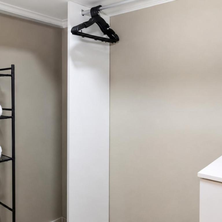 Puerto Santa Ana Luxury Suites Guayaquil - Two-Bedroom Apartment with City View - 16
