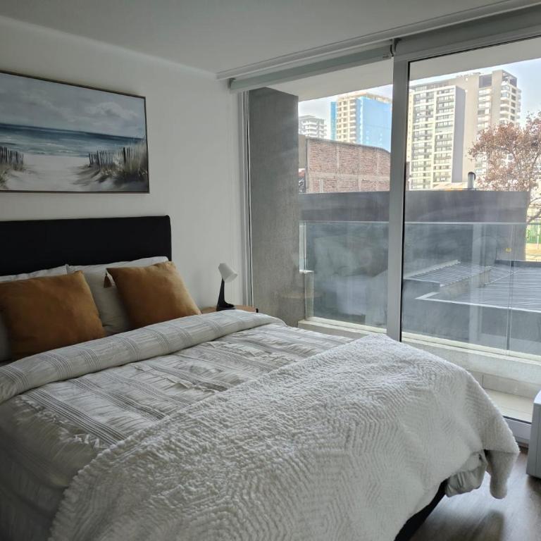 Amplio Depto Wi-Fi, Estacionamiento y Metro - One-Bedroom Apartment - 2