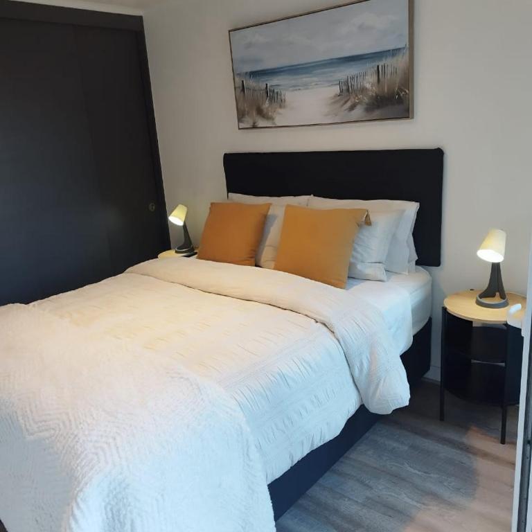Amplio Depto Wi-Fi, Estacionamiento y Metro - One-Bedroom Apartment - 3