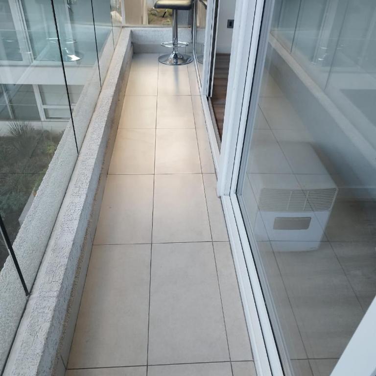 Amplio Depto Wi-Fi, Estacionamiento y Metro - One-Bedroom Apartment - 6