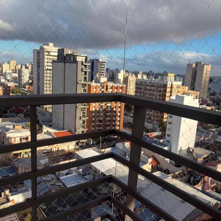 "Estomba VISTA PREMIUM, céntrico, nuevo, super equipado, con balcón, cochera opcional en el mismo edificio"" - Apartamento de 1 dormitorio - 33