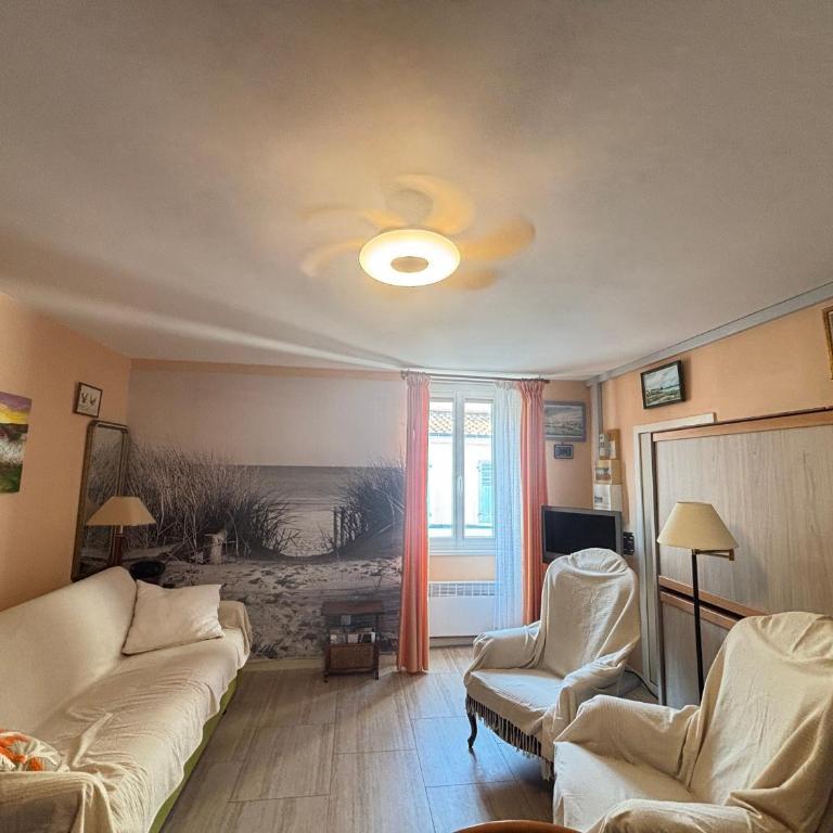 Studio cosy pour 2 à 50m de la plage, centre-ville, tout équipé - FR-1-197-507 - Studio - 1