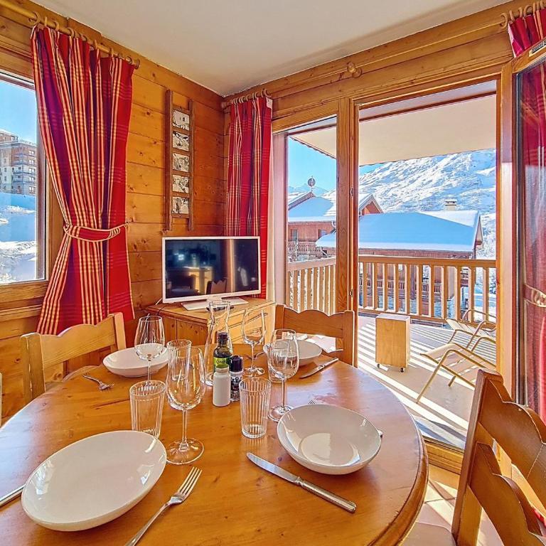 Appartement spacieux et lumineux, proche des pistes, balcon, accès piscine - FR-1-344-1270 - Appartement - 2