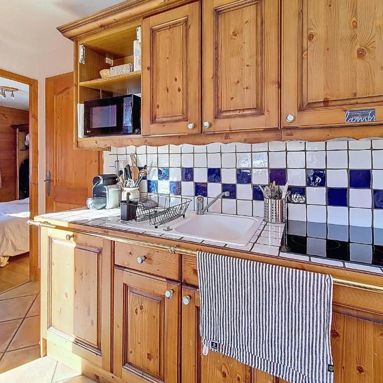 Appartement spacieux et lumineux, proche des pistes, balcon, accès piscine - FR-1-344-1270 - Appartement - 8