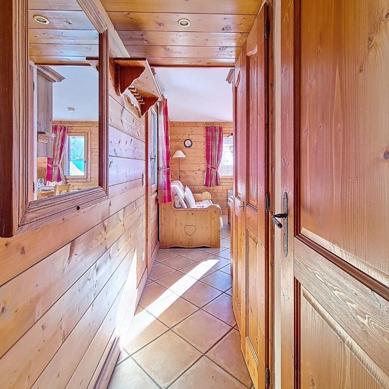 Appartement spacieux et lumineux, proche des pistes, balcon, accès piscine - FR-1-344-1270 - Appartement - 13