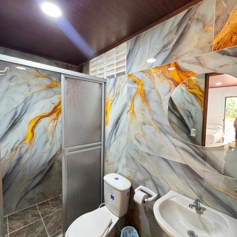 Finca Monteverde en Doradal Piscina jacuzzi y naturaleza hasta 30 personas - Vacation Home - 22