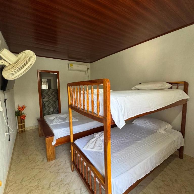 Finca Monteverde en Doradal Piscina jacuzzi y naturaleza hasta 30 personas - Vacation Home - 11