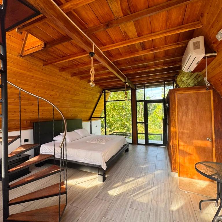 Finca Monteverde en Doradal Piscina jacuzzi y naturaleza hasta 30 personas - Vacation Home - 3