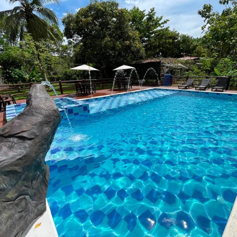 Finca Monteverde en Doradal Piscina jacuzzi y naturaleza hasta 30 personas - Vacation Home - 2