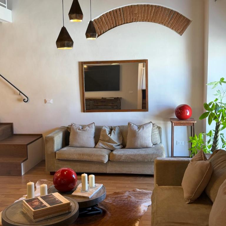Tuscan Top Floor Duplex - Three-Bedroom Apartment - 6