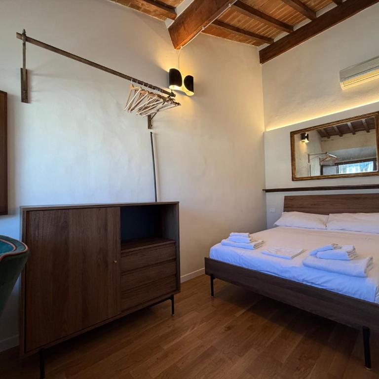 Tuscan Top Floor Duplex - Three-Bedroom Apartment - 15