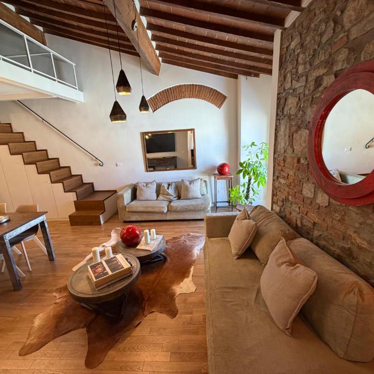 Tuscan Top Floor Duplex - Three-Bedroom Apartment - 5