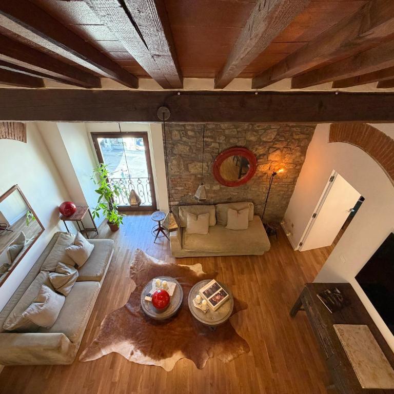 Tuscan Top Floor Duplex - Three-Bedroom Apartment - 4